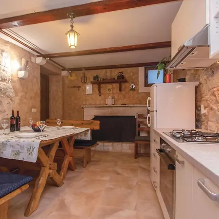 Holiday home 2 Bedroom Lovely In Orebic